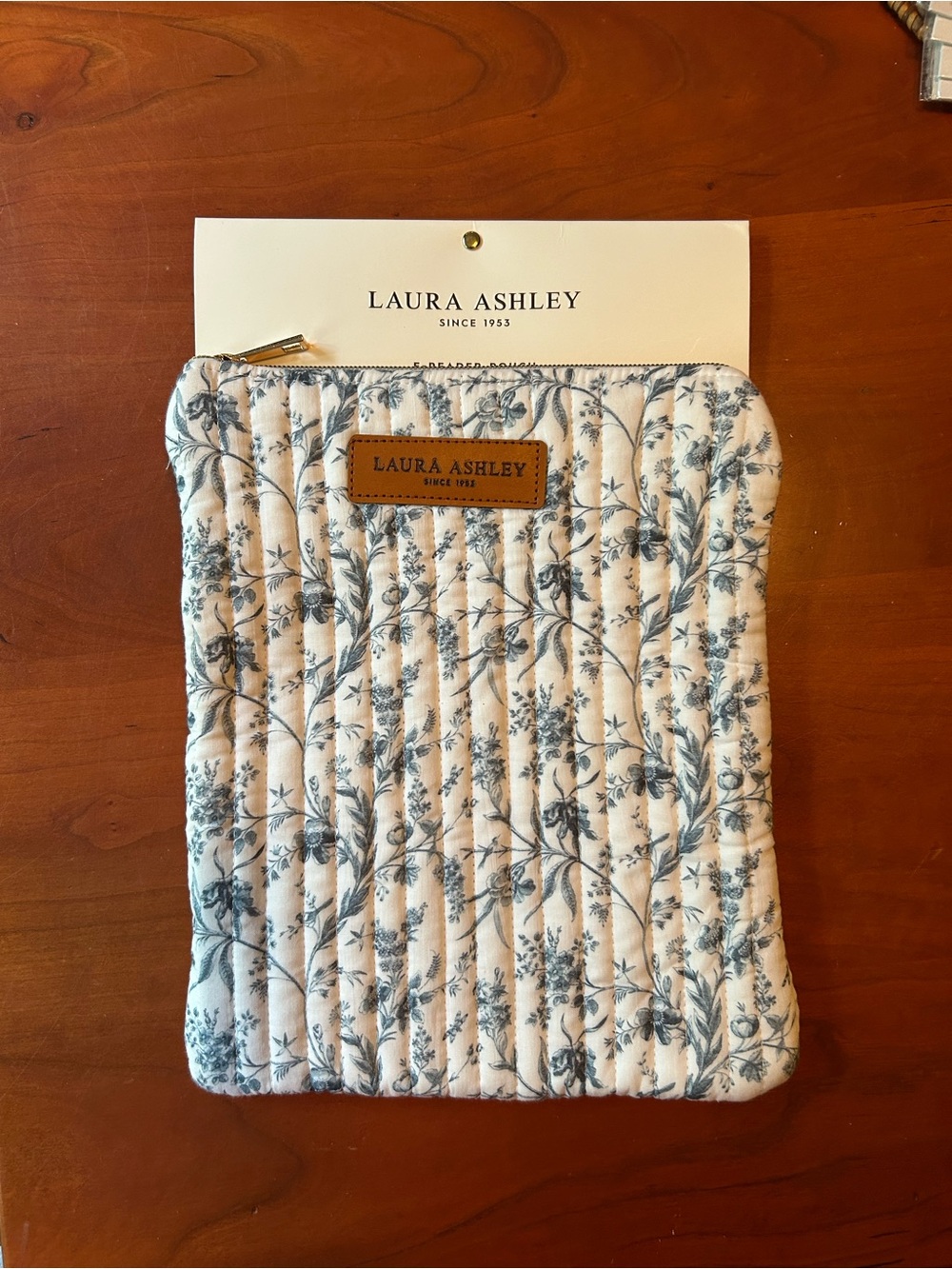NWT Kindle Pouch
